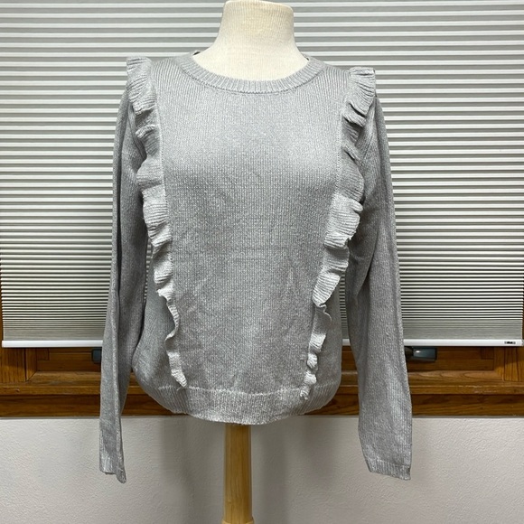 BCBGeneration NWT Heather Gray Sweater With Ruffles Size Medium - Picture 1 of 10